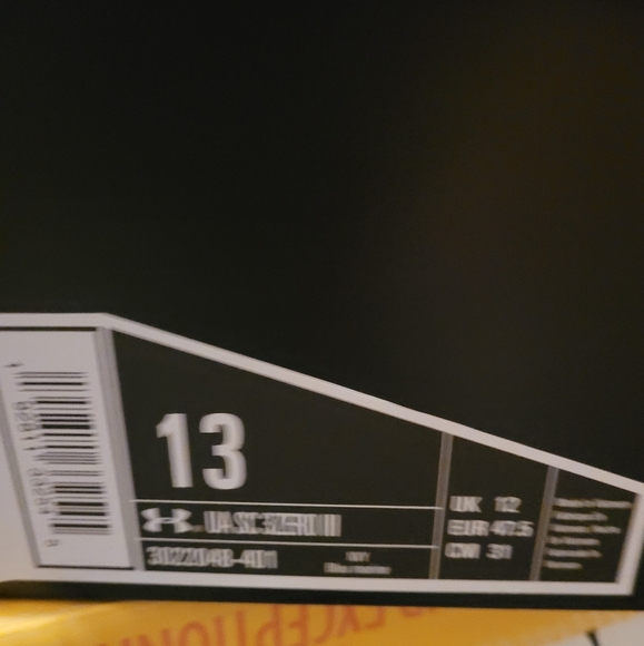 NEW/UNDER ARMOUR⭐Men's shoes - Picture 3 of 4